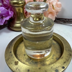Vintage 1kg Pressed Glass Apothecary Weight – Laboratory Balance Charm