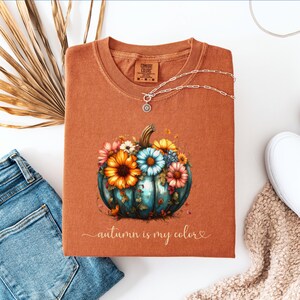 T-shirt graphique floral citrouille d'automne, chemise L'automne est ma couleur, jolie tenue d'automne, T-shirt citrouille d'automne, style automne confortable