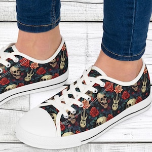 Women&#39;s Low Top Sneakers, Skulls, Roses & Guitars, Casual Lace-Up Shoes for Walking, Breathable Canvas Shoes, Fun, Creative, Express, Cute