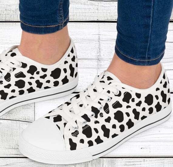 Sneakers basse da donna, motivo a macchie di mucca, scarpe casual