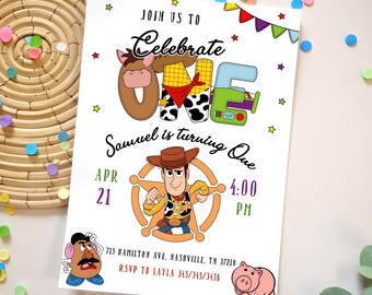 Può includere: Un invito colorato per una festa di primo compleanno a tema Toy Story. L'invito presenta un numero uno in patchwork con i personaggi di Woody, Jessie e Buzz Lightyear. Il testo recita "Unisciti a noi per festeggiare l'Uno, Samuel compie un anno, 21 aprile, 16:00, 715 Hamilton Ave, Nashville, TN 37210, RSVP a Layla 345/345/3456".