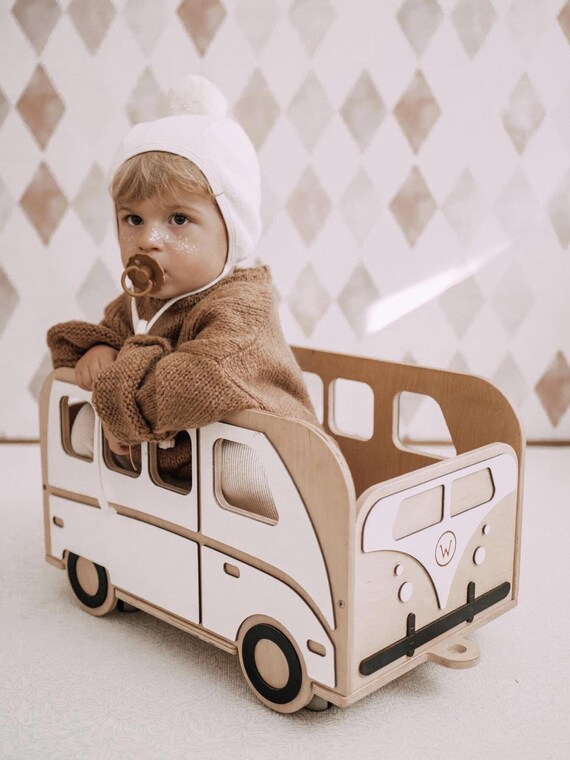 車輪付きの木製おもちゃ箱：トラック型の子供部屋収納 - Etsy 日本