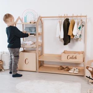 Custom Clothing Frame Kids Wardrobe with Wooden Hangers for Toddler, Open Shelf Child Room Furniture, Display Clothing Rack Nursery Storage