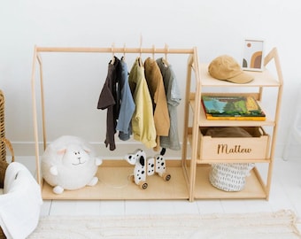 Estante y perchero de madera personalizado para ropa infantil: organizador de armario para guardería
