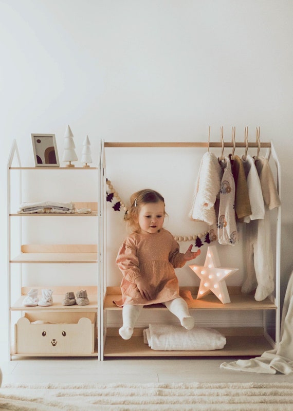 Kleiderständer Regal Personalisiert, Benutzerdefinierte Kinder Holz Kleiderbügel Set, Baby Kleidung Lagerung, Kinderzimmer Holz Regal, Schauschrank, Bio Möbel