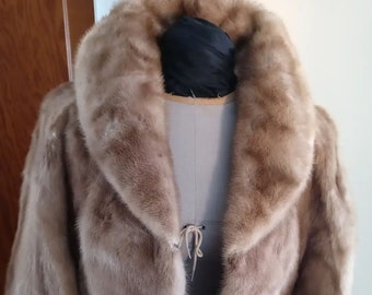 Flawless 50s Fur Stole | Expertly and Furrier Made Early 50s Autumn Haze Mink Stole Wrap with pockets and High Collar - O/S