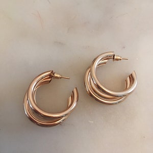 Chunky triple gold hoops earrings gold medium sized multi gold hoop earrings tube hoops blogger trend c shaped hoops 18k gold image 3