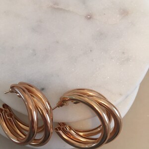 Chunky triple gold hoops earrings gold medium sized multi gold hoop earrings tube hoops blogger trend c shaped hoops 18k gold image 7