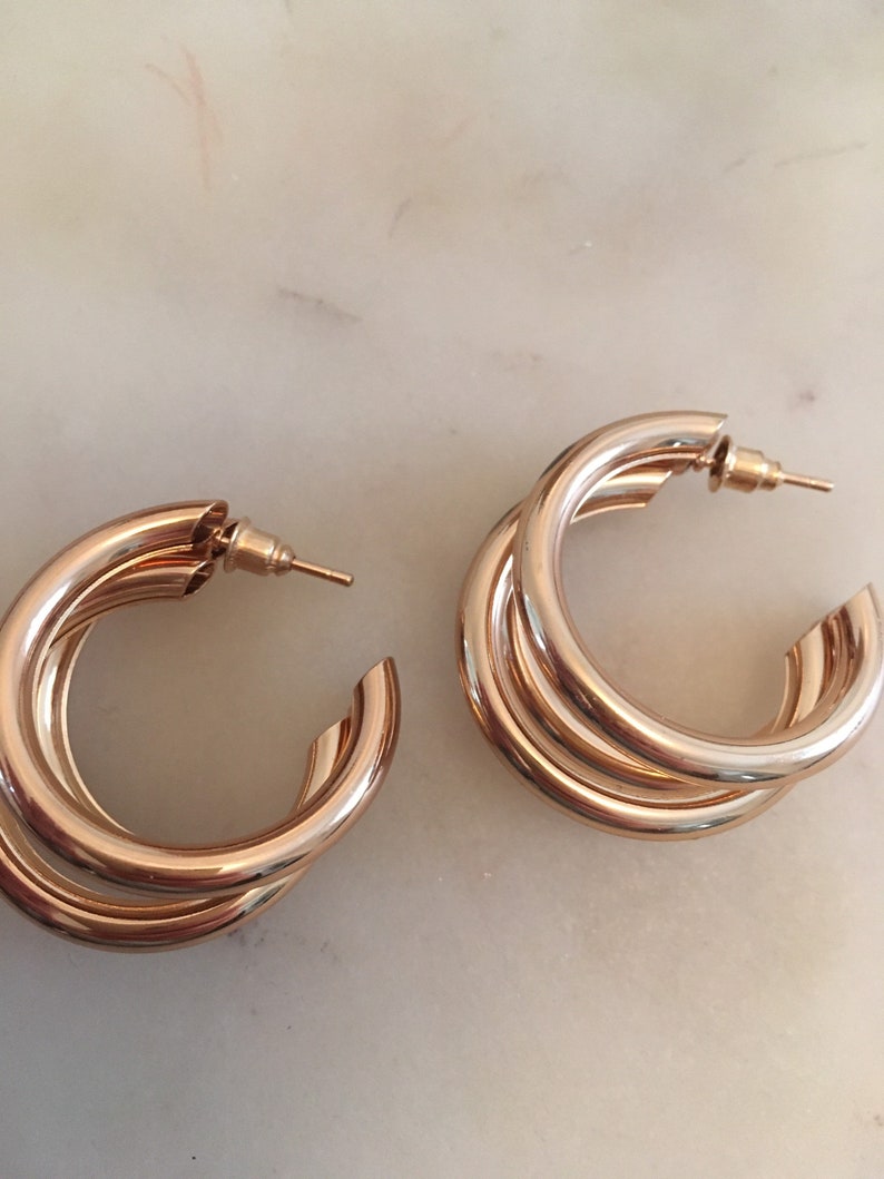 Chunky triple gold hoops earrings gold medium sized multi gold hoop earrings tube hoops blogger trend c shaped hoops 18k gold image 5