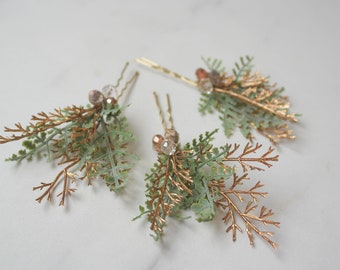 Green and gold simplistic fern clips