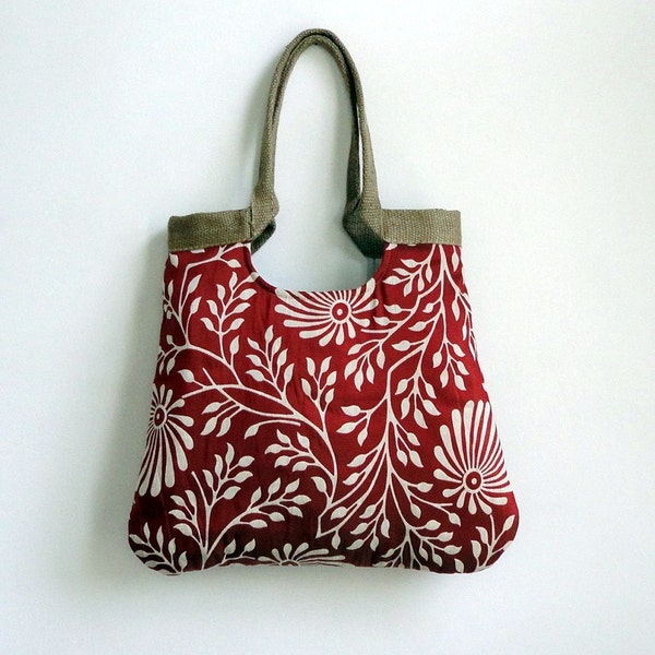 Red damask & burlap tote bag