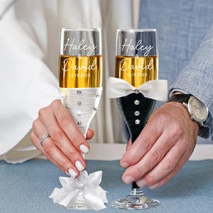 Custom Wedding Champagne Glasses, Personalized Wedding Toasting Flutes, Wedding Gifts for Couple, Gifts for Bride and Groom
