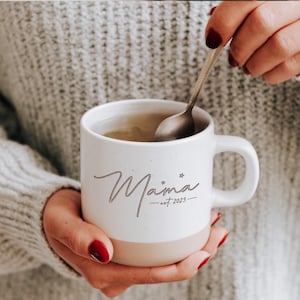 Personalized Engraved Mom Coffee Mug, Custom Mom Mug, Mothers Day Gift for Mom, Mama Est Year Pottery Mug Gift for Grandma