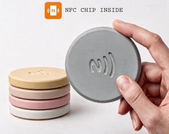 Dispositivos NFC de hormigón: Organizador de escritorio para dispositivos tecnológicos - WiFi personalizable (paquete de 4)