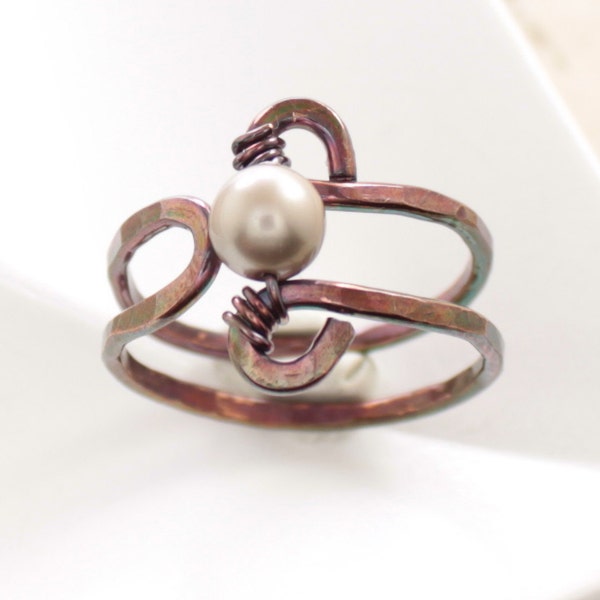 Copper ring with wrapped small golden cream Swarovski pearl - Size 8.5 - 9.0