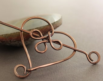 Celtic heart shawl pin or scarf pin in solid copper with pin stick - Copper pin - Fibula - Sweater accessory - Cardigan clasp - SP081