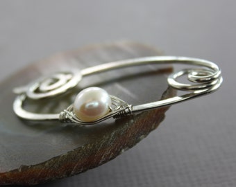 Silver shawl pin with white pearl, Pearl pin, Cardigan clasp, Sweater clip, Knitting accessory, Brooch, Cape clip - SP122