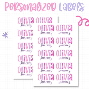 Puede incluir: Una hoja de etiquetas personalizadas con el nombre Olivia Jimenez en una fuente con degradado rosa y morado. El texto Personalized Labels aparece en la parte superior. Cada pegatina individual muestra el nombre en una tipografía redondeada.
