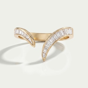 Tappered Baguette Cut V Shape Curved Band, 14K Yellow Gold Lab Grown Diamond Proposal Band, Conflict Free Diamond Wedding Band Gift For Her