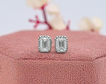 エメラルドカットのラボグロウンダイヤモンドソリティアスタッドピアス