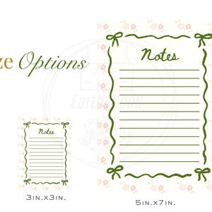 Può includere: Due blocchi per appunti con la parola «Notes» in un carattere scritto a mano. I blocchi per appunti sono delineati con un bordo verde ondulato e fiocchi. Il blocco per appunti più piccolo misura 7,6 cm x 7,6 cm, e quello più grande misura 12,7 cm x 17,8 cm. Lo sfondo ha un motivo floreale.
