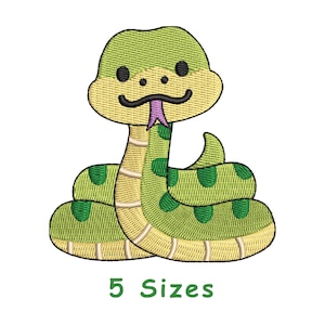 Puede incluir: Serpiente de dibujos animados verde y amarilla con una lengua morada. La serpiente está enroscada en un círculo. El texto "5 tamaños" está debajo de la serpiente.