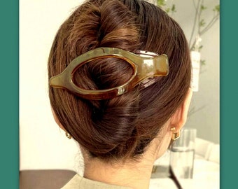 large yoga hair claw french twist messy bun maker holder tortoise shell black brown clamp clip classic minimal Oval Alligator Hair Clip