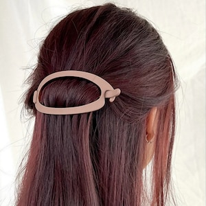 Banana Clip: Tutte Le Acconciature In Tendenza Per L'estate 2023 - Foto 7