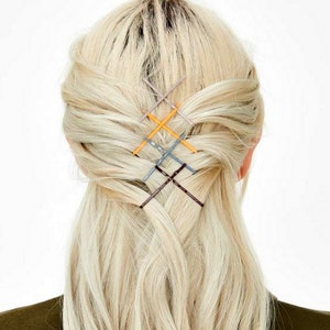 Rainbow decorative colored bobby pins simple minimal matte colorful pink bridesmaid hair pins long short trendy hairstyle hair accessories