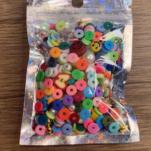 Kleikralenarmband confetti - Handgemaakt - Strandstijl - **Tienermode**
