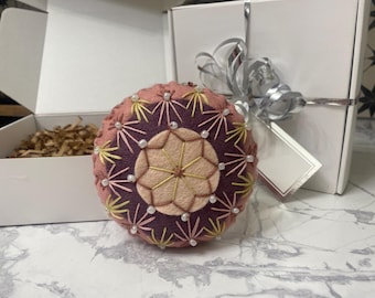Handgemaakt geborduurd kerstornament