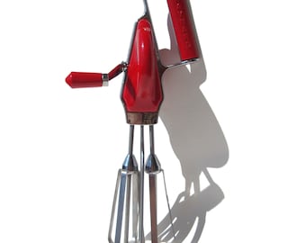 Vintage 50s Egg Beater Maynard Red Rotary Hand Mixer #77