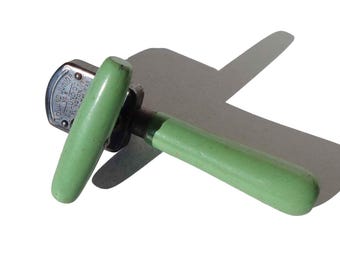 Vintage Art Deco Can Opener Edlund Jr No. 5 Apple Green Handle