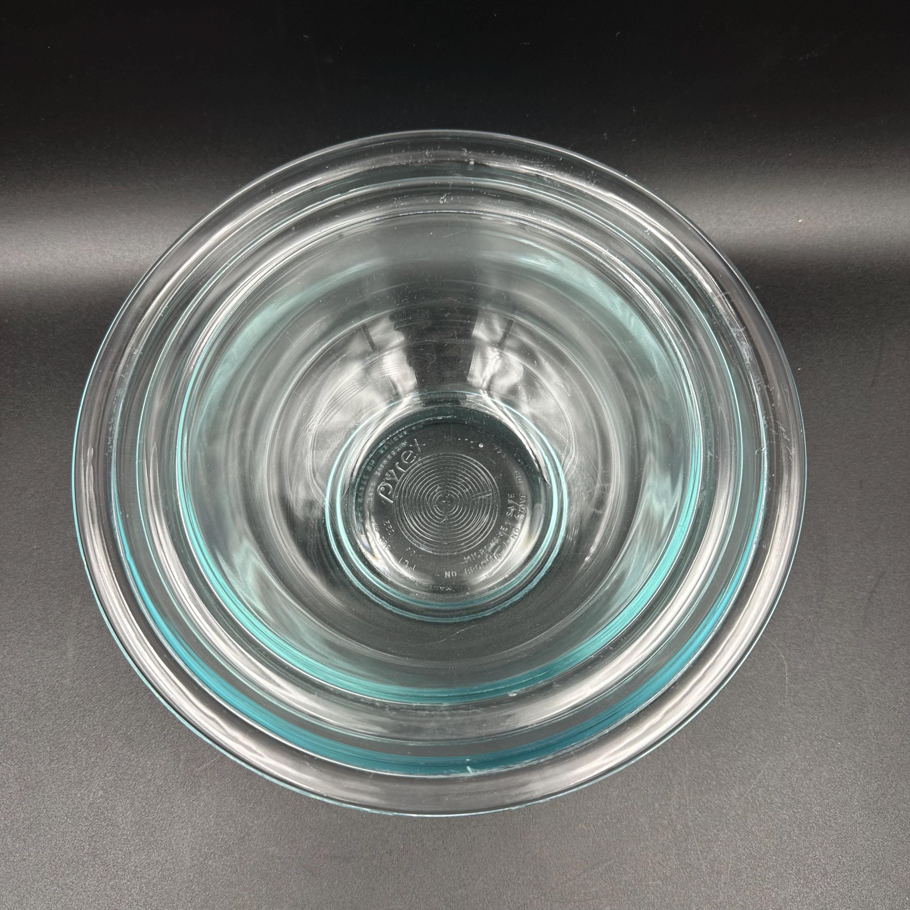 Set of 2 Vintage Pyrex Blue Tinted Glass Nesting Bowls — #322 & #323 - Etsy