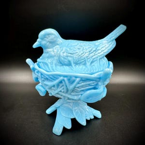 ヴィンテージブルーバード 陶器の置物·͜· ♡ Westmoreland Vintage Blue Milk Glass Bird - Etsy