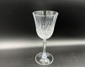 Cristal De Flandre Wine Glass, 24% Lead Crystal, Fan & Cross-Cut Design