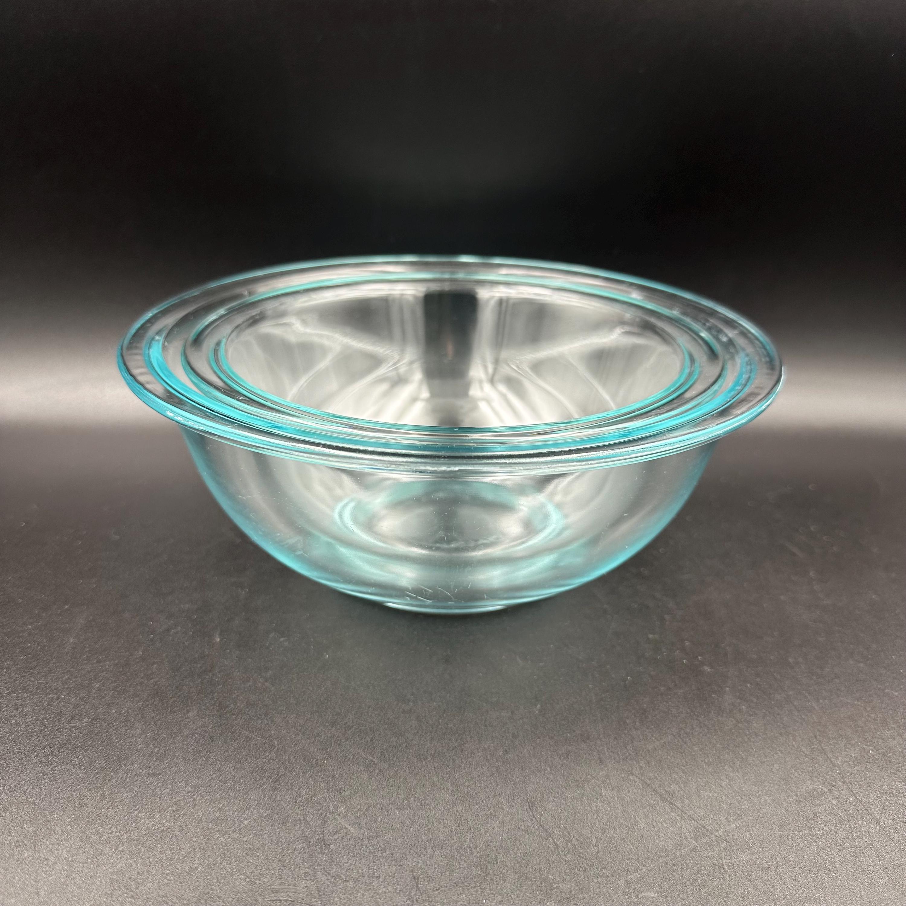 Set of 2 Vintage Pyrex Blue Tinted Glass Nesting Bowls — #322 & #323 - Etsy