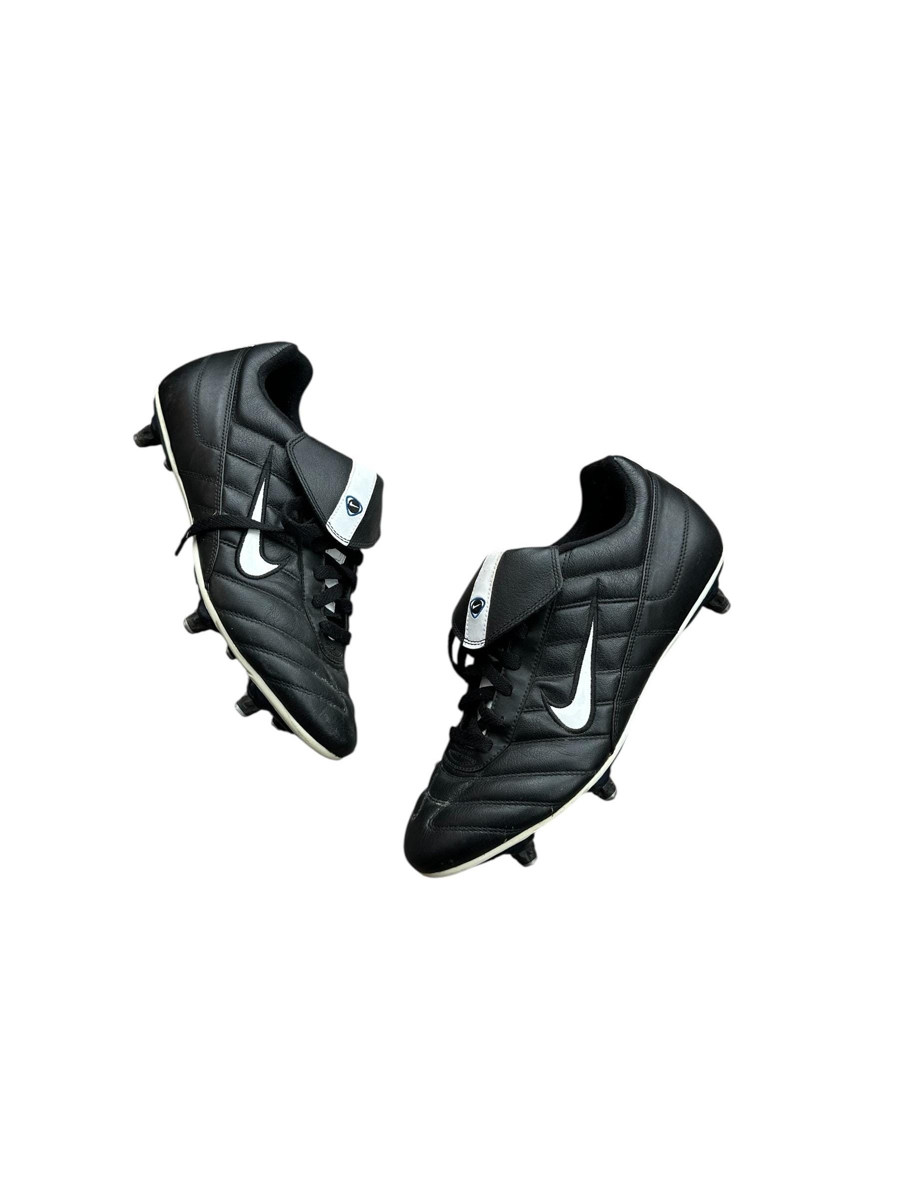 2001 nike football cleats