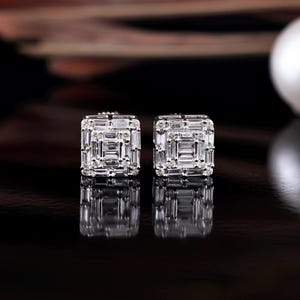 14K White Gold Baguette Diamond Stud Earrings (0.7 CTW)
