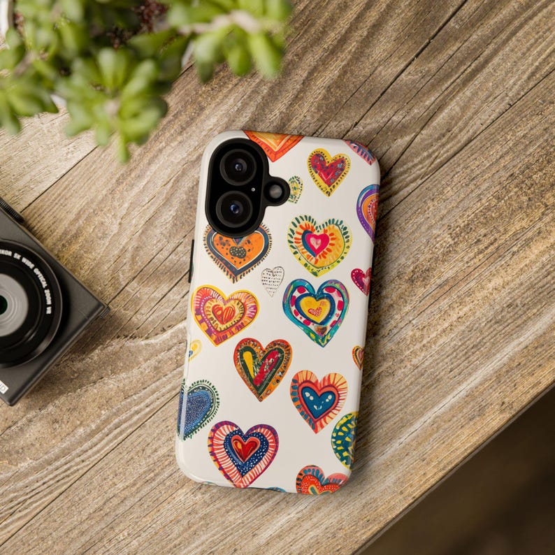 Folk Heart Phone Case: Scratch Resistant Love Theme, iPhone, Samsung, Pixel 画像 2
