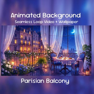 Peut inclure: Animated Background Seamless Loop Video + Wallpaper Parisian Balcony. Une scène nocturne d'un balcon avec une table, deux chaises bleues, des rideaux blancs et des plantes en pot surplombant une ville aux bâtiments éclairés sous un croissant de lune.