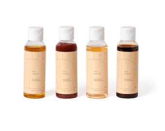 4 x 100ml mini squeeze bottles for sauces, oils and dressings with food safe silicone travel pouch