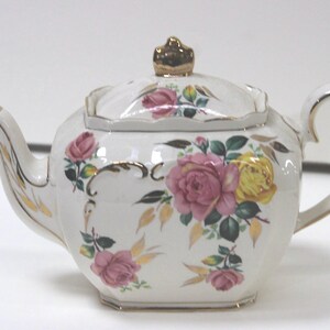 Sadler England, Pink & Yellow Cabbage Rose, 1930's Gold 2897 Cubed Tea Pot
