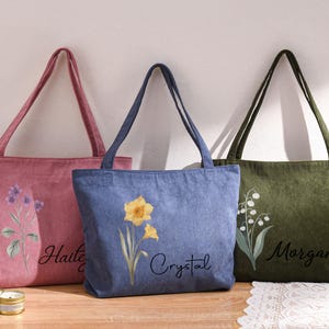 Bolso de pana personalizado, bolsos con nombre y flor de nacimiento personalizados, bolso con cremallera de gran capacidad, regalo para damas de honor imagen 9