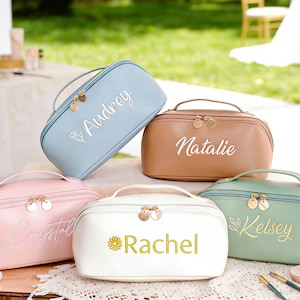 Bolsa de maquillaje bordada de cuero personalizada, regalo para dama de honor, bolsa de cosméticos de gran capacidad, organizador de maquillaje, neceser, regalo para ella, mamá