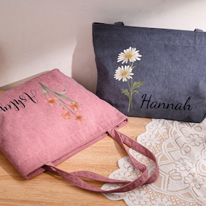 Bolso de pana personalizado, bolsos con nombre y flor de nacimiento personalizados, bolso con cremallera de gran capacidad, regalo para damas de honor imagen 11