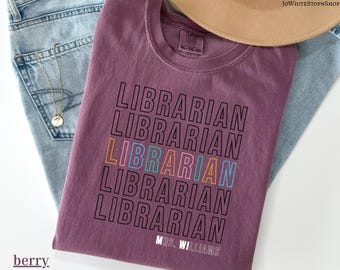 Chemise de bibliothécaire scolaire, tshirt de bibliothécaire, cadeau de jour de bibliothécaire, t-shirts de rentrée des classes, nouveau cadeau de bibliothécaire pour bibliothécaire administrateur d'école tshirt
