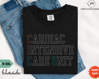 Camisa de UCI cardíaca con colores cómodos - Camisa de enfermera de UCIC Camisa de enfermera de UCI cardíaca - Camisa de enfermera cardíaca Camisa de enfermera de UCI cardíaca - Camisa de enfermera de UCI cardíaca - Camisa de enfermera de RN de UCI