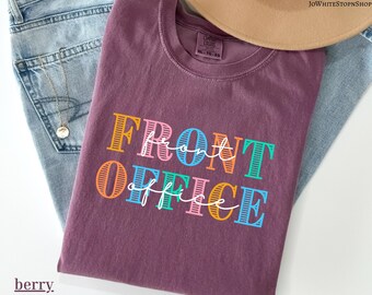 Camicia da ufficio Comfort Colors® - Personale d'ufficio, Camicia da segretaria - Impiegata - Assistente amministrativo - Segretaria scolastica - Squadra di ufficio