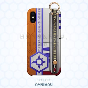 Op de afbeelding: Een telefoonhoesje met een oranje en zilverkleurig ontwerp, blauwe accenten en een gouden ring. De hoes heeft een geometrisch patroon en een logo met het woord "OMNIMON".